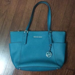 🎉PRICE DROP. MICHAEL KORS handbag